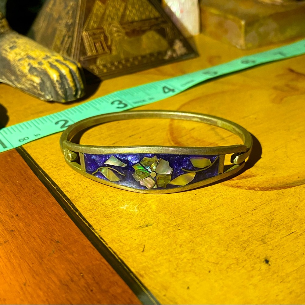 Elegant Gold and Blue Floral Bracelet